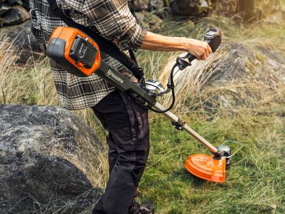 Husqvarna 220iR with battery and charger