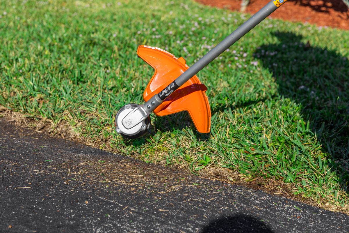 Husqvarna 320iL Weed Eater® without battery and charger