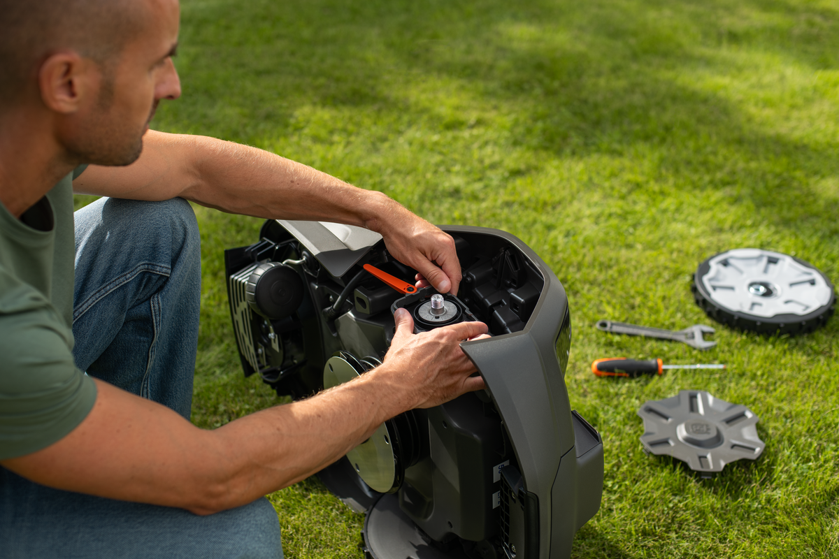 Automower® Wheel Cleaner