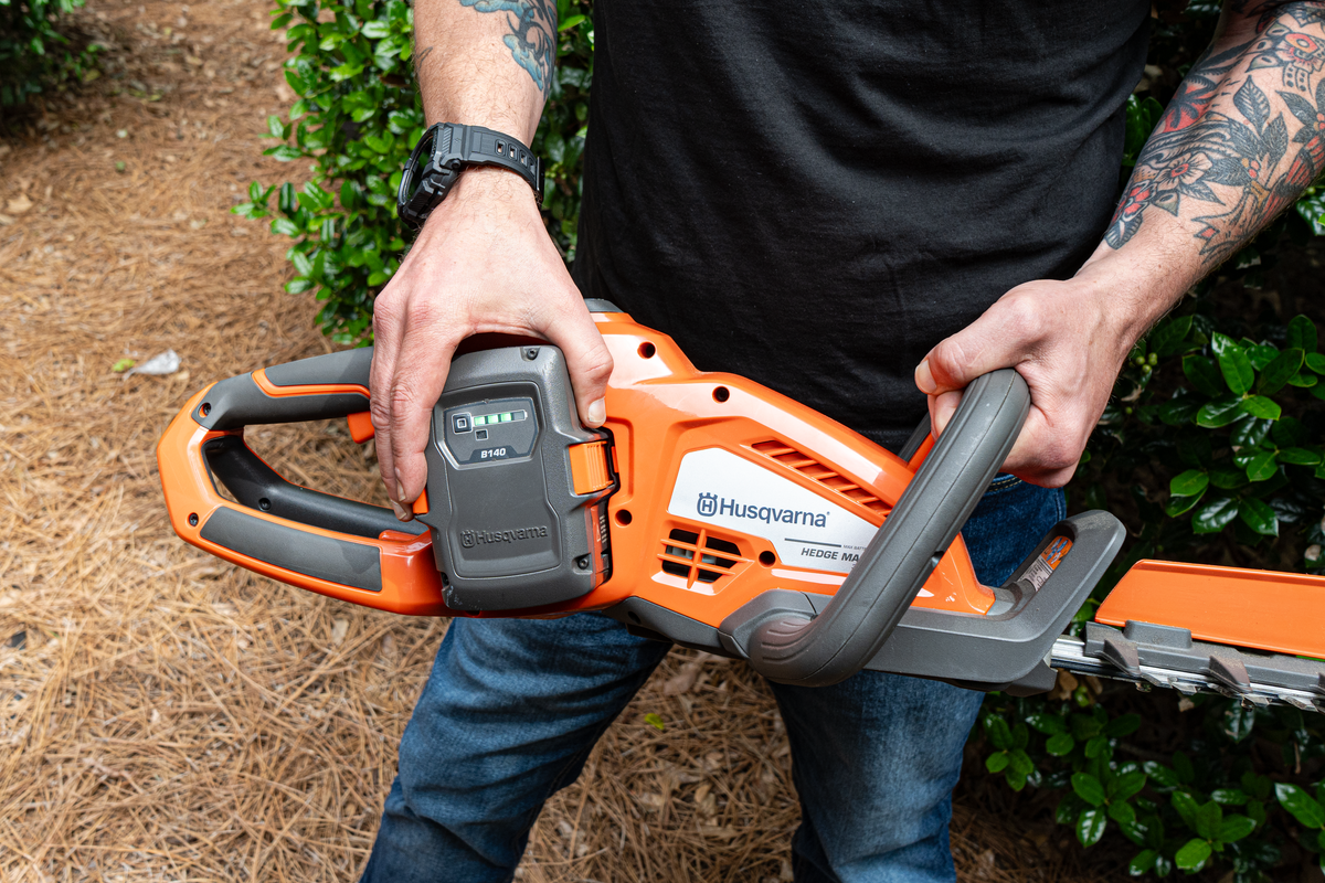 Husqvarna Hedge Master 320iHD60 without battery and charger