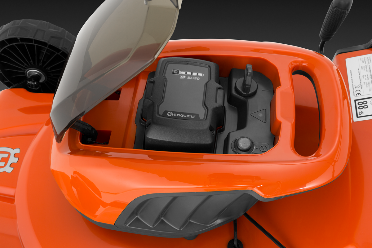 HUSQVARNA LC 142i with battery and charger