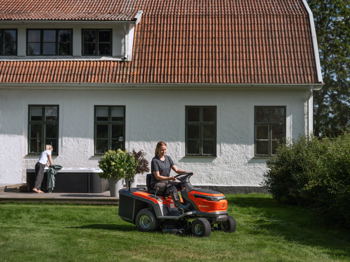 Husqvarna Battery Powered TC 100i